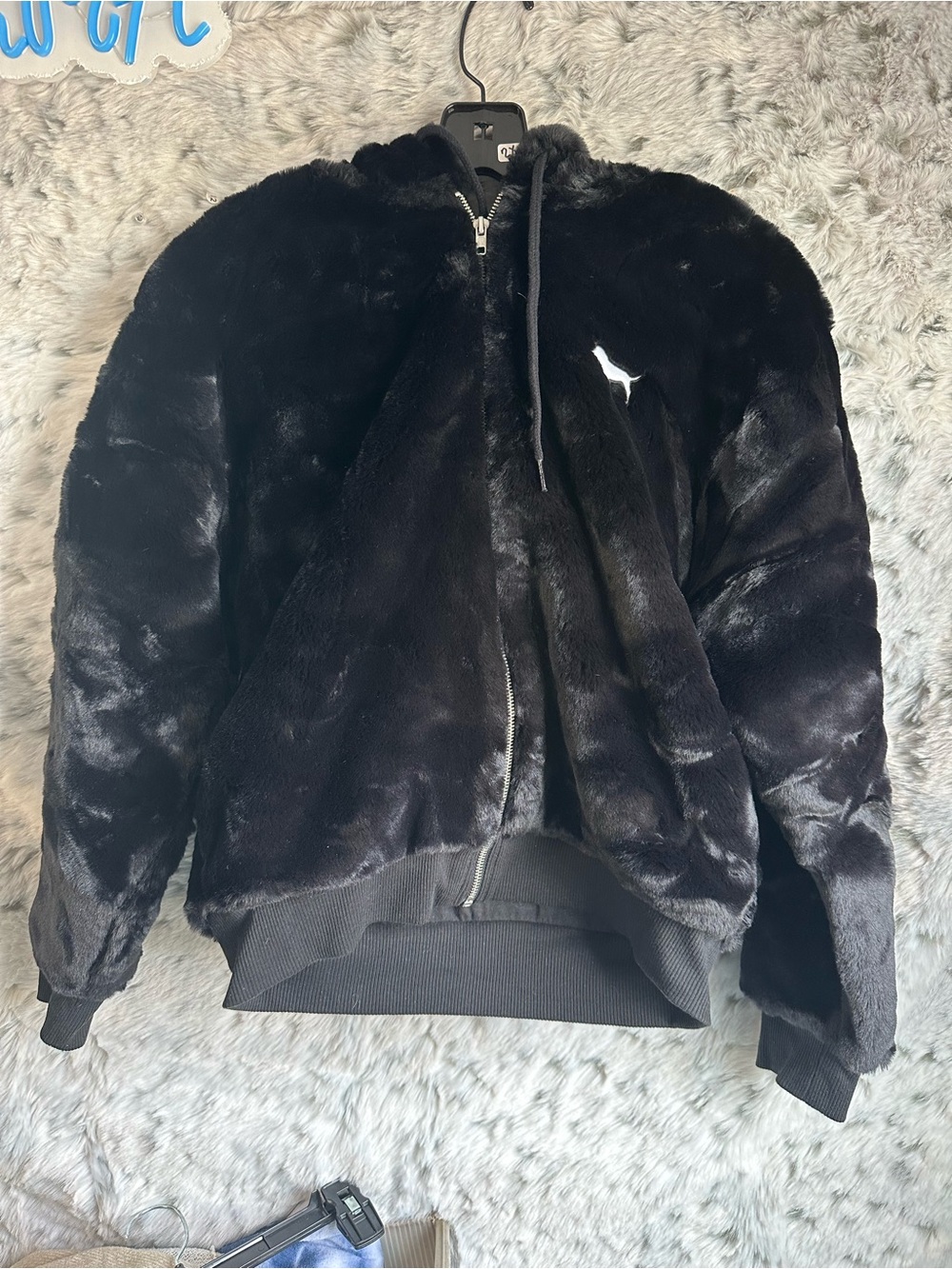 604. Pink xs oversized faux fur black hoodie jacket nwot